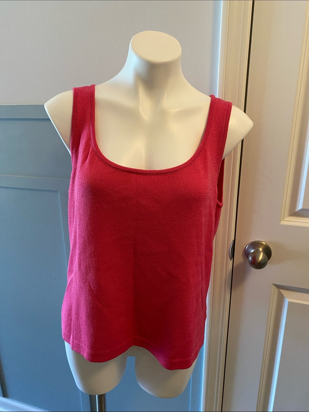 St. John Bright Pink Scoop Neck Knit Tank